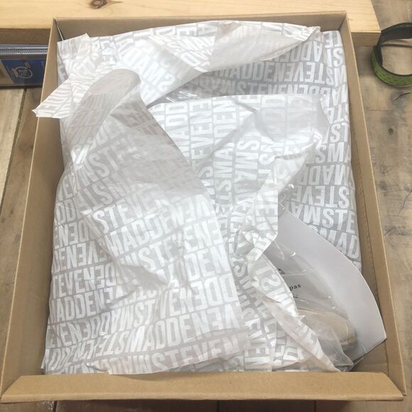 Steve Madden Thrived Bootie Women’s Size 9.5 Taupe Suede New With Box - Picture 4 of 6